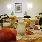 Niederrad Hotel apartamentowy 3*
