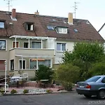 Niederrad Hotel apartamentowy 3*
