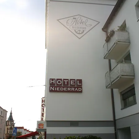 Niederrad 3*