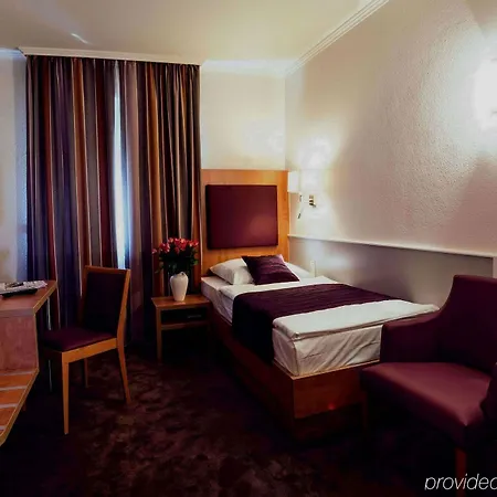 Niederrad - Self Check In 3* Frankfurt am Main