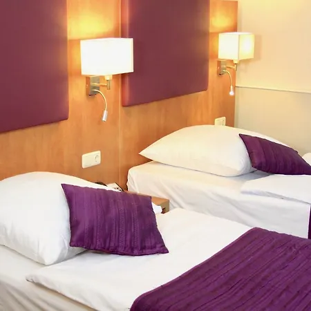 Niederrad 3* Frankfurt nad Mohanem