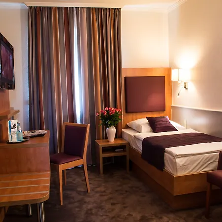 Apartahotel Niederrad 3*