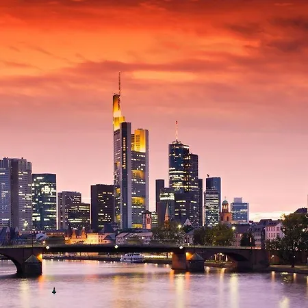 Niederrad Apartahotel 3*