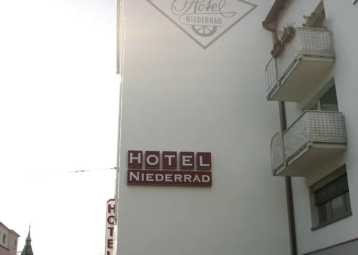 Niederrad 3*